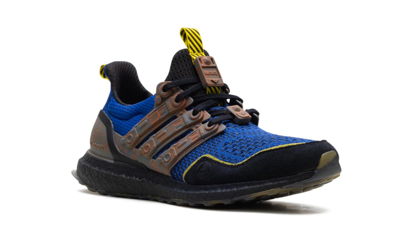 Ultra Boost "Fortnite - Battle Bus" JQ0713