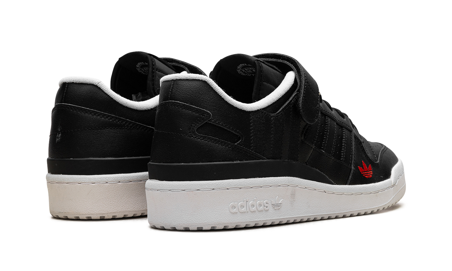 FORUM LOW "Black" HQ4536