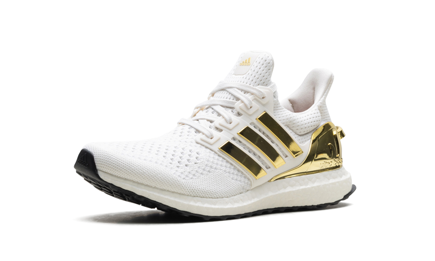 Ultra Boost "Fortnite - Victory Crown" JQ0717
