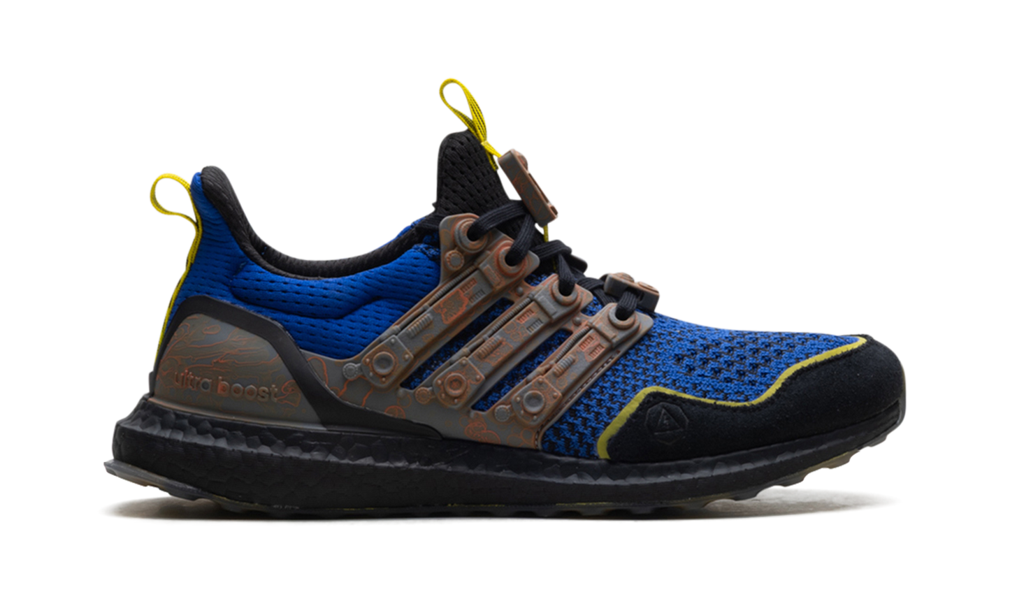 Ultra Boost "Fortnite - Battle Bus" JQ0713