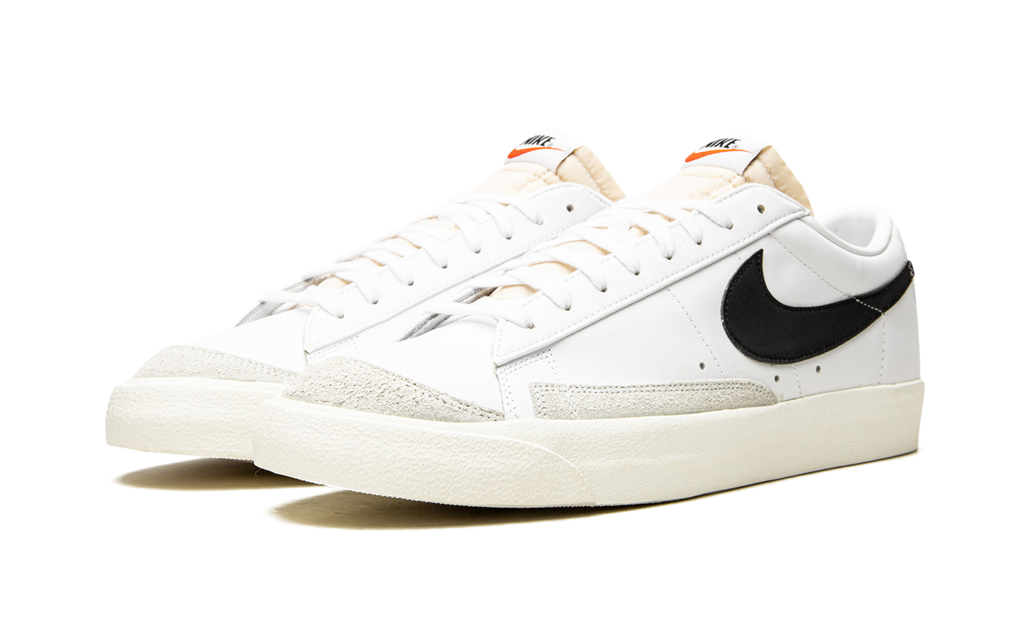 Blazer Low '77 Vintage "White / Black" DA6364 101