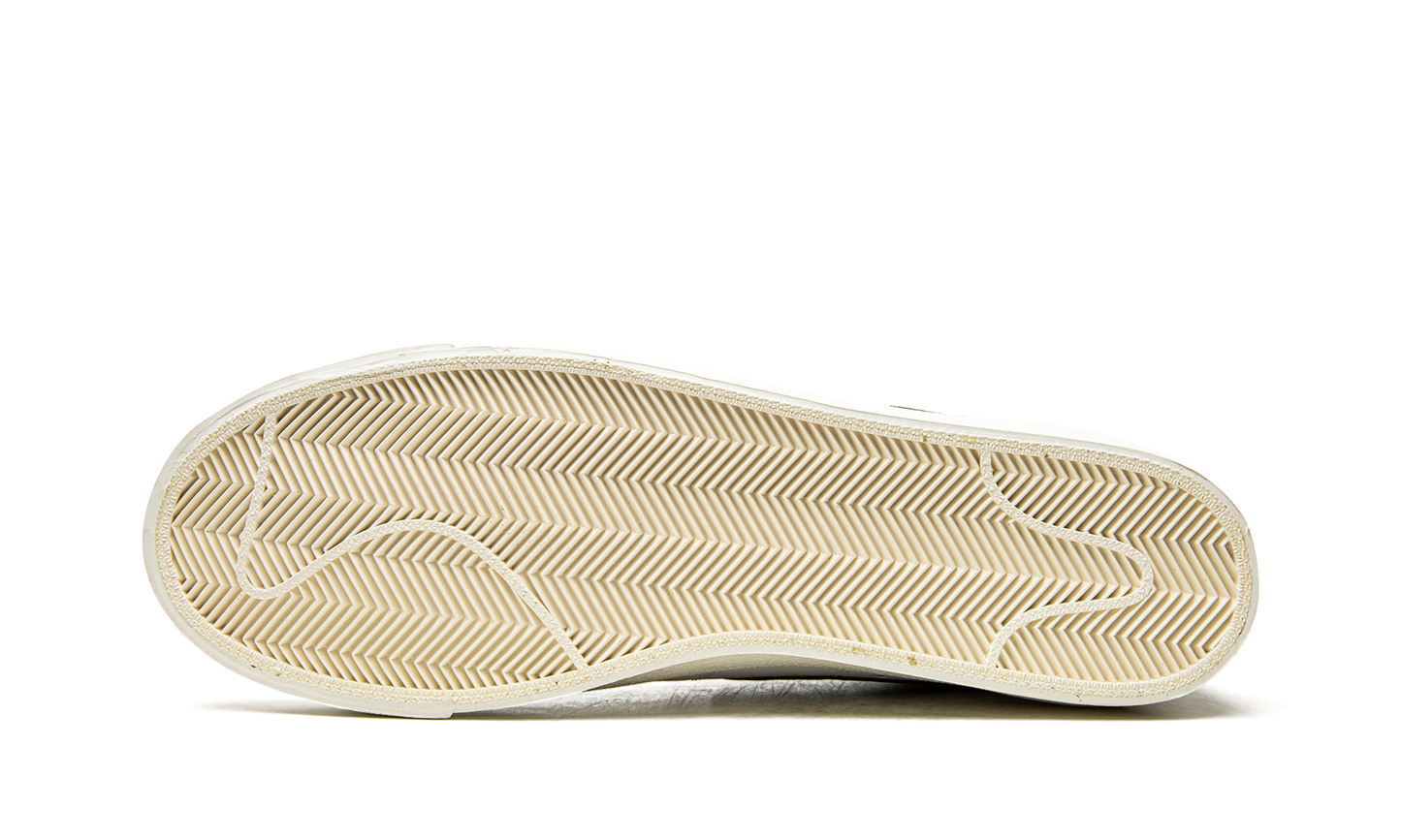 Blazer Low '77 Vintage "White / Black" DA6364 101