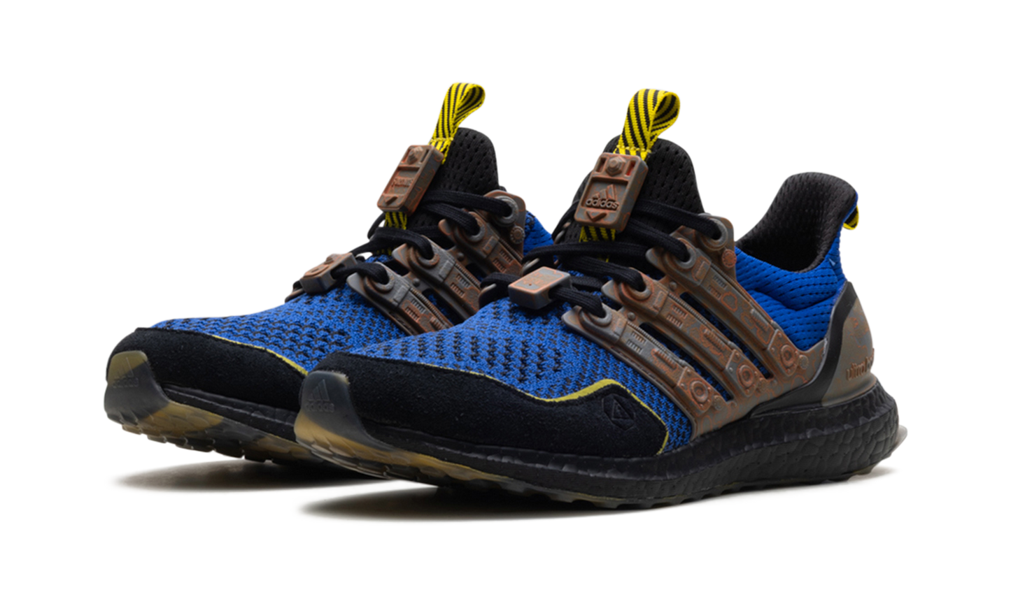 Ultra Boost "Fortnite - Battle Bus" JQ0713