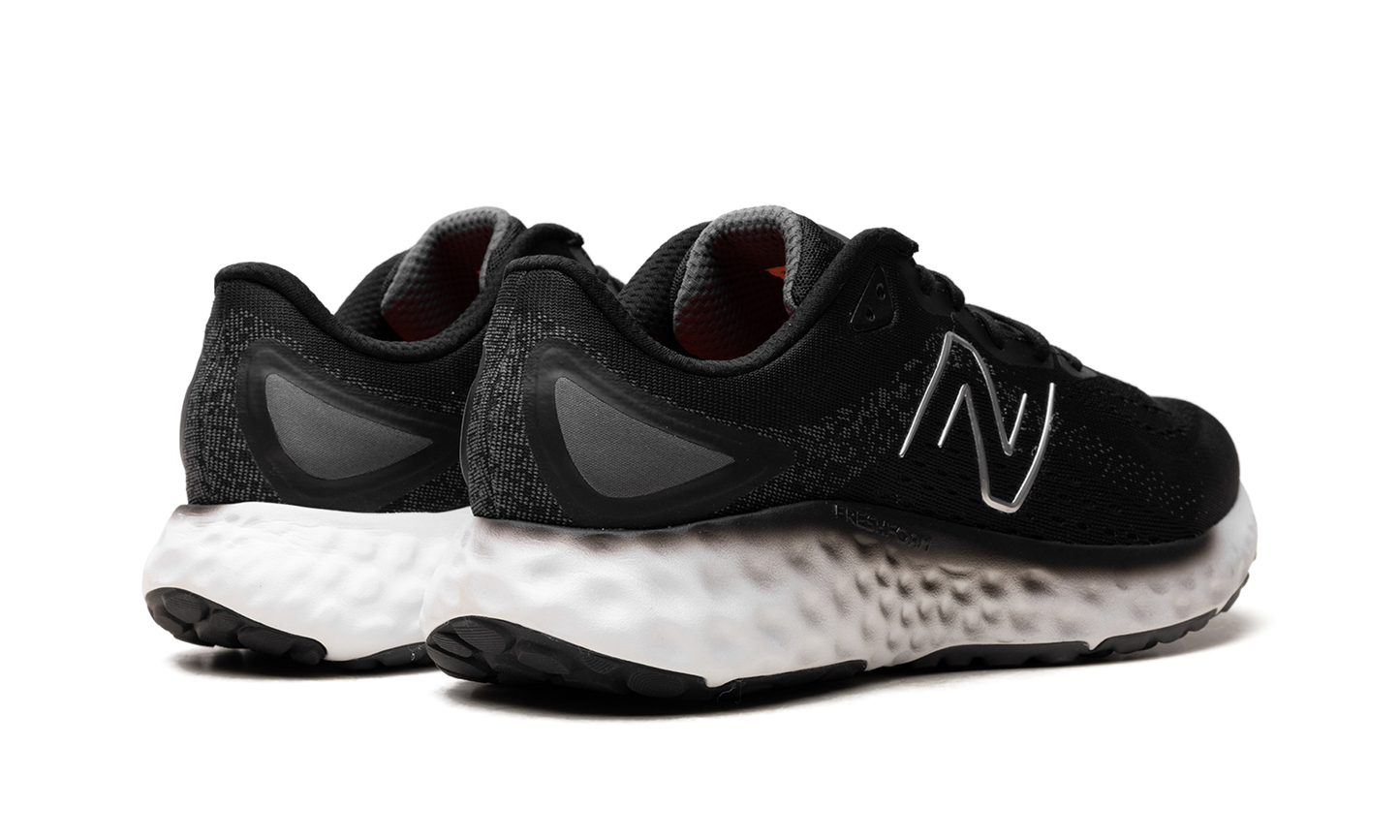 Fresh Foam Evoz V2 "Black / White" MEVOZLK2