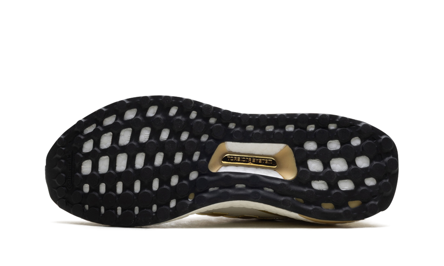 Ultra Boost "Fortnite - Victory Crown" JQ0717