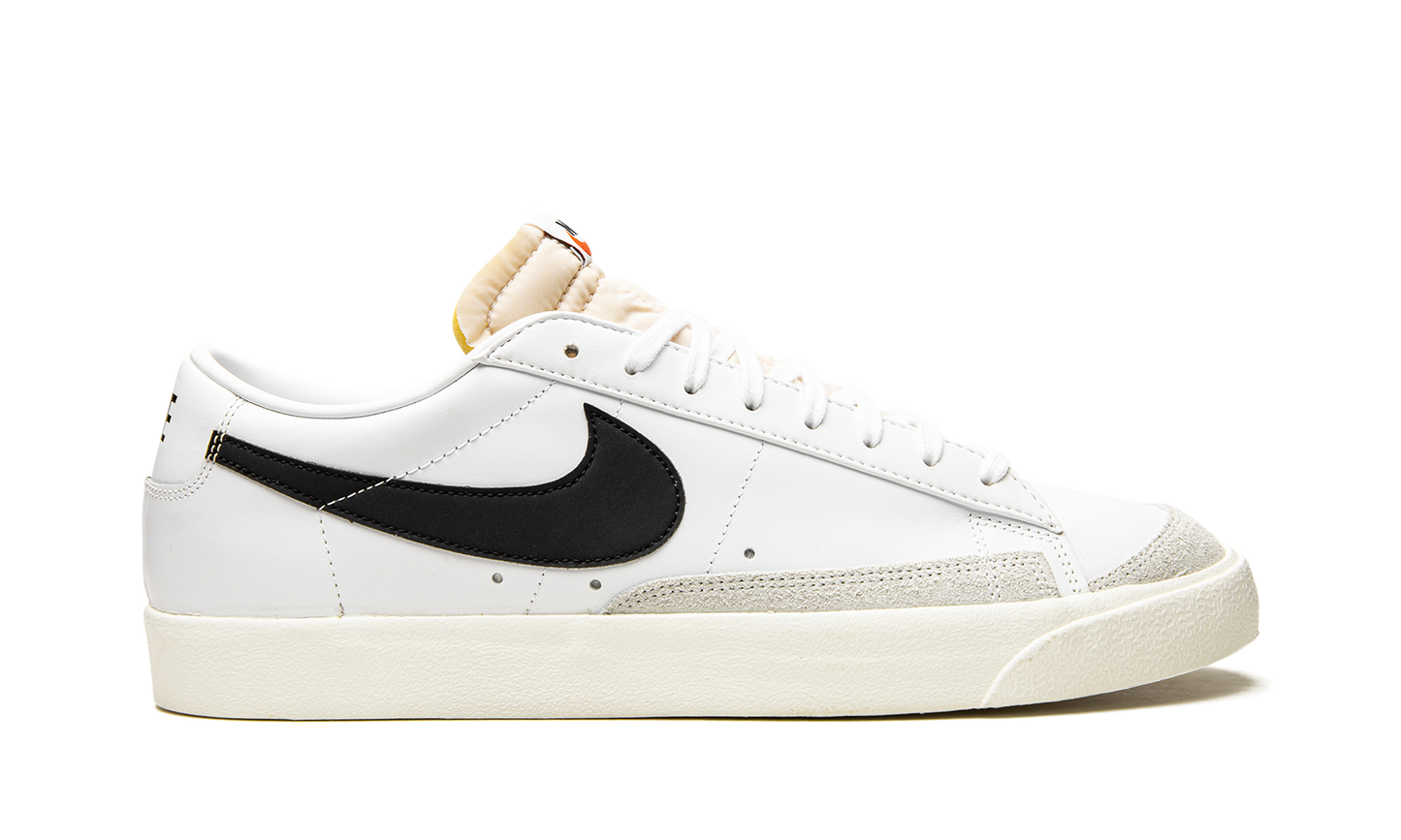 Blazer Low '77 Vintage "White / Black" DA6364 101