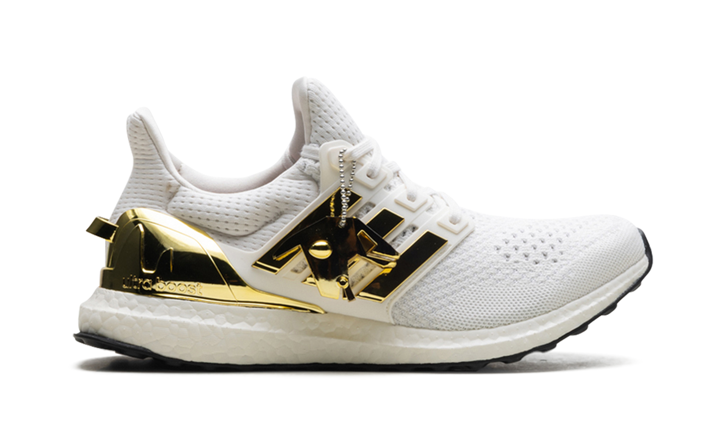 Ultra Boost "Fortnite - Victory Crown" JQ0717