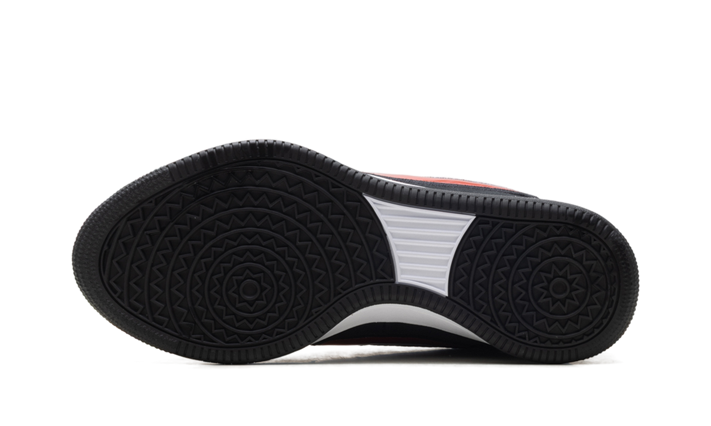 Book 2 "Air Zoom Spiridon – Metallic" IQ0050 001